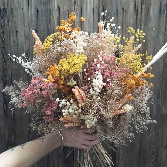 Bouquet de flores secas y preservadas en tonos otoñales, venta online para toda España.