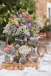 Decoración de mesas con flores para eventos