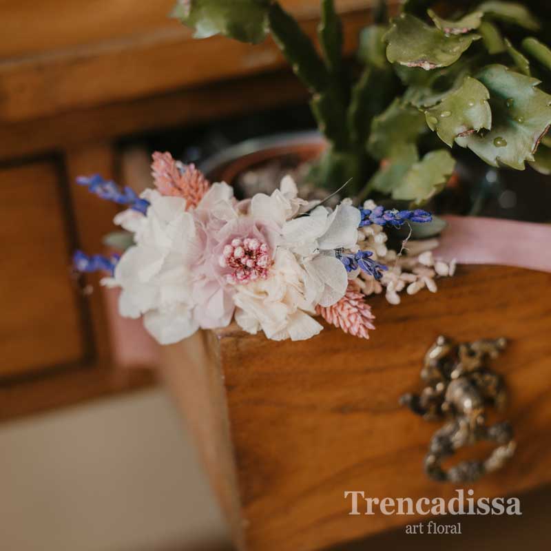 Pulsera floral para bodas en Trencadissa Art floral, venta online