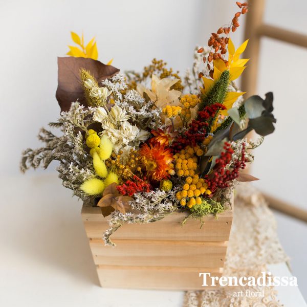 Caja de madera cuadrada con flores secas y preservadas venta online