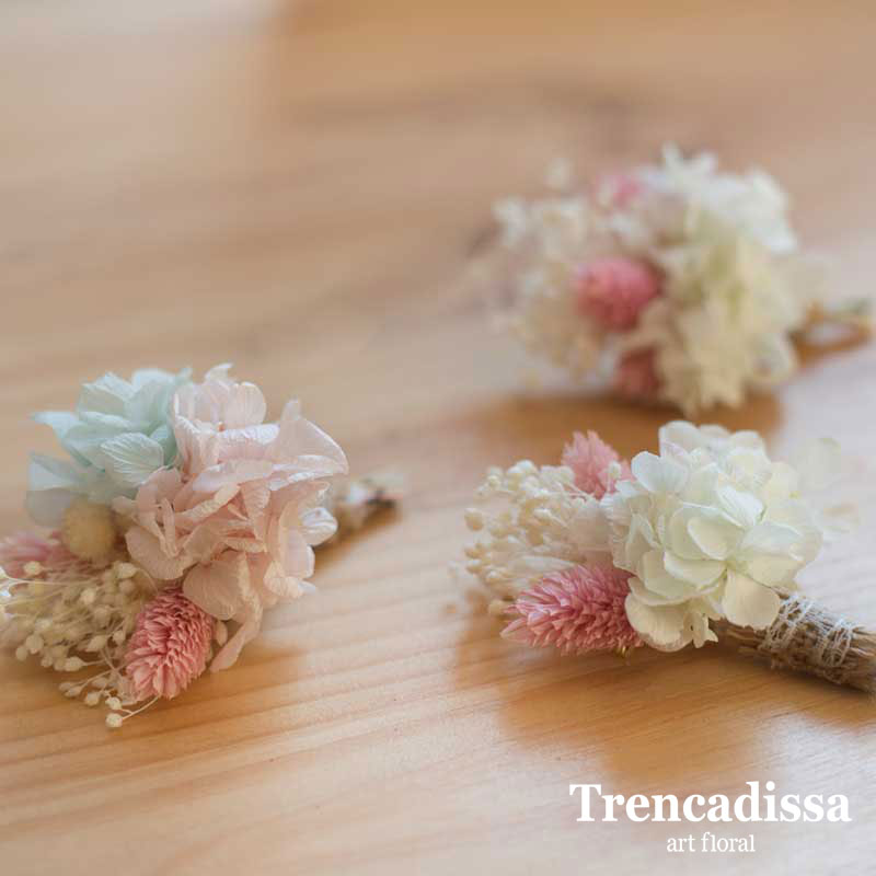 Prendidos para boda con flor seca y preservada, flor variada, en tonos empolvados