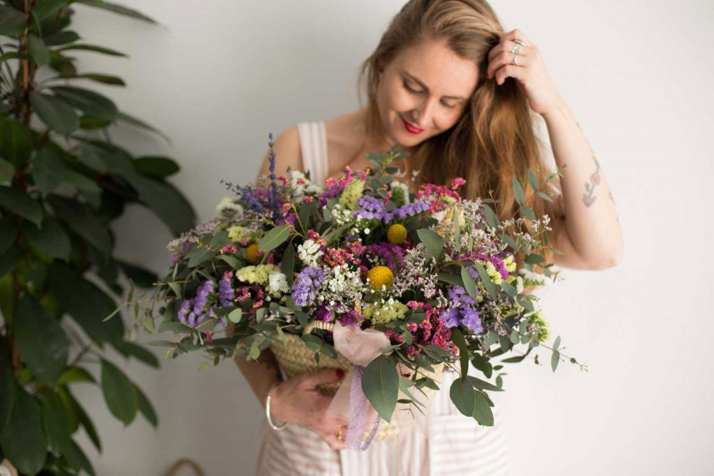 Taller de capazo con flor mixta