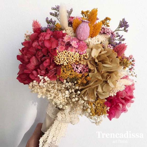 Bouquet, ramo de flor seca y preservada, en tonos rosados y ocres, para novias