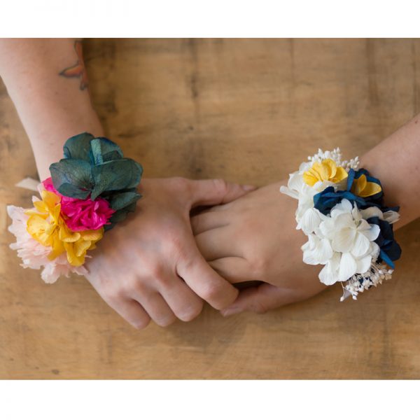 pulseras florales o "corsages"