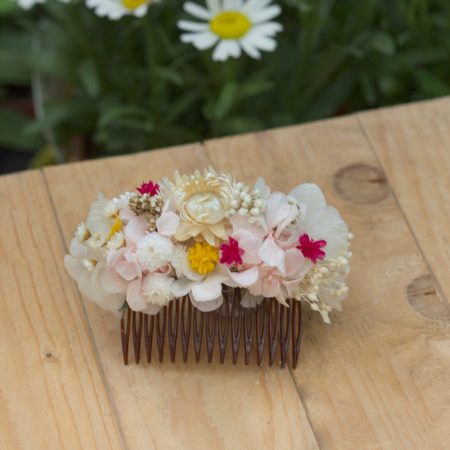 Peineta con flor seca y preservada para novias