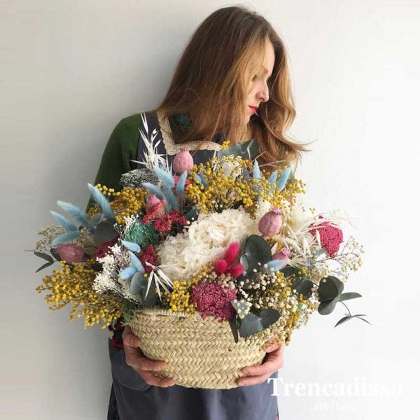 Capazo con flor seca y preservada venta online Barcelona