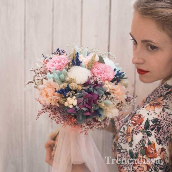 Rita, ramo de novia preservado con rosa antigua de jardín