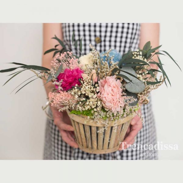 Centro de madera con flor preservada, en floristería Badalona-Barcelona, venta online para toda España