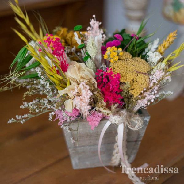 Centro de madera con flores secas y preservadas, venta online desde Barcelona