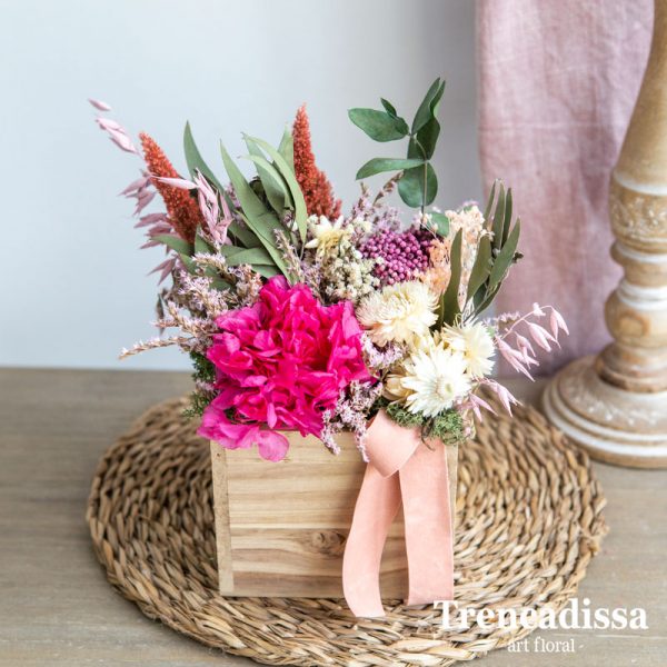 Caja de madera con flor preservada en tonos ocres -Trencadissa Art floral
