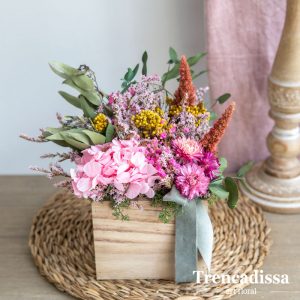 Caja con flor seca y preservada con hortensia rosa