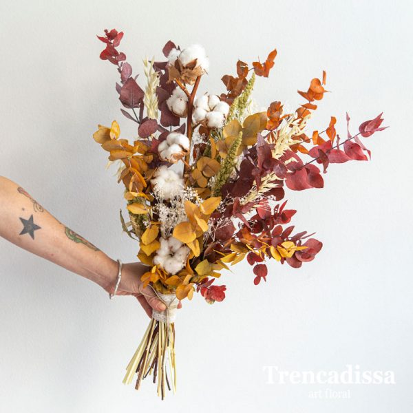 Ramo seco y preservado otoñal con eucalipto y algodón