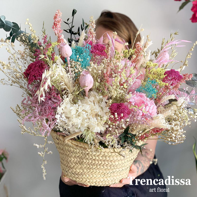 RECIPIENTES DE FIBRAS NATURALES CON FLOR SECA Y PRESERVADA