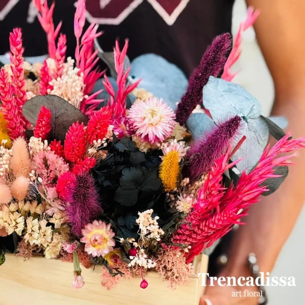 Caja con flor seca y preservada decorativa