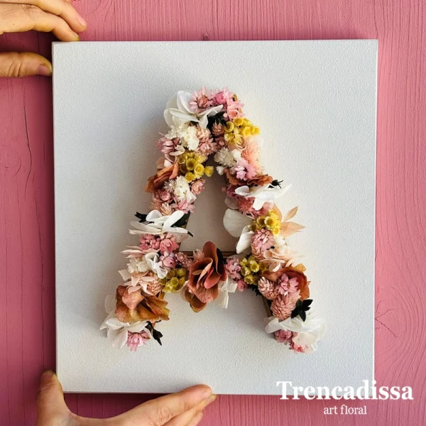 CUADRO CON LETRAS CON FLOR SECA Y PRESERVADA