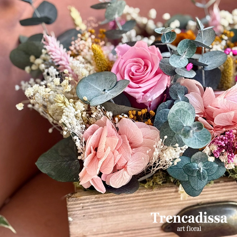 cajon vintage flores secas y preservadas