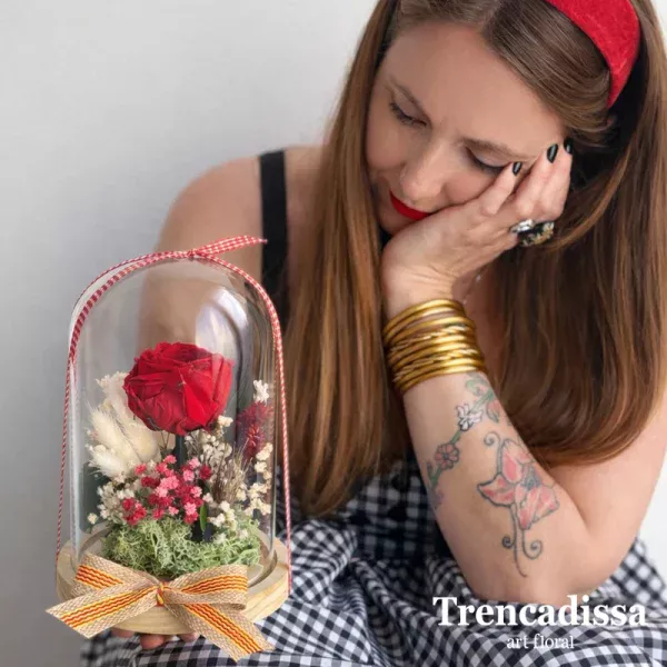Cúpula Sant Jordi con rosa eterna