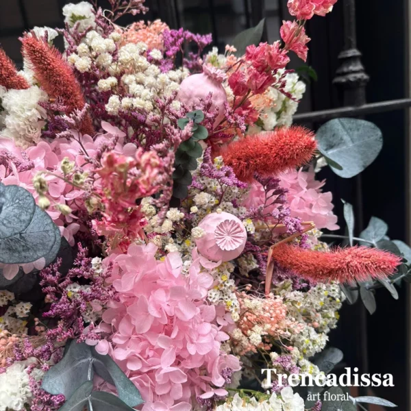 eucalipto verd preservat Ghypsophila blanca preserv Hortensia rosa preservada Setaria seca Statice blanco Bloom rosa Flor de arroz rosa preservado Phalaris rosa Viole seco Flor de loto Avena salvaje Phalaris seco
