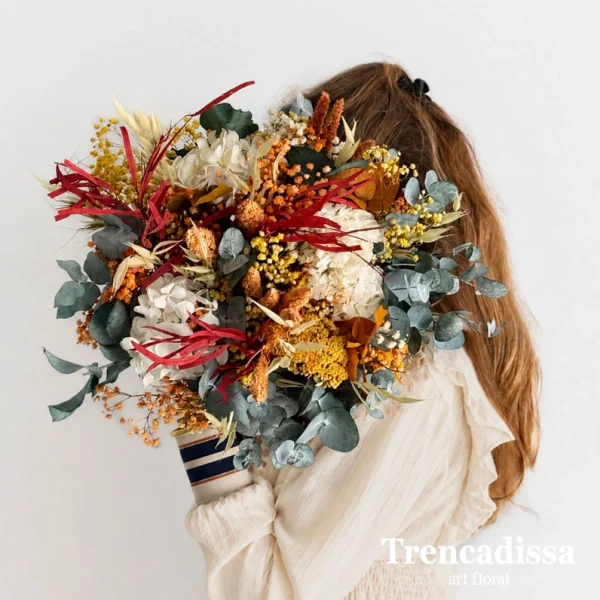 Eucalipto verd i ocre preservat Ghypsophila groga blanca i tarongepreservada Hortensia blanca preservada Setaria seca Achillea groga Avena salvaje Phalaris seco