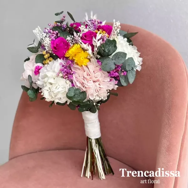 Ramo de novia preservado. Empuñadura de cinta de raso.