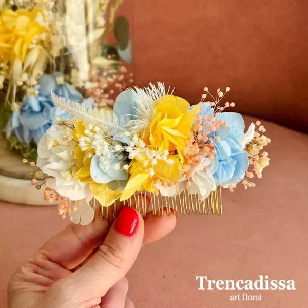 Peineta floral preservada en tonos amarillo y azul