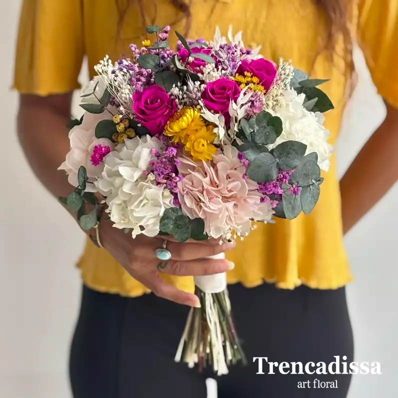 ramos bouquets con flor preservada para novias