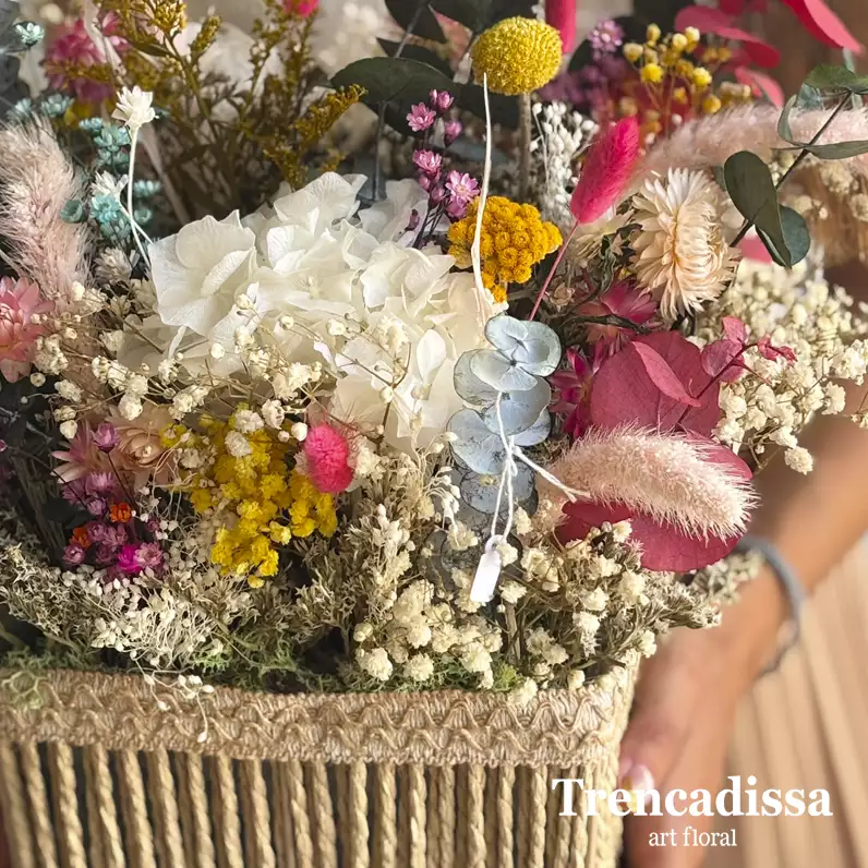 ramos de flor seca y preservada con eucalipto