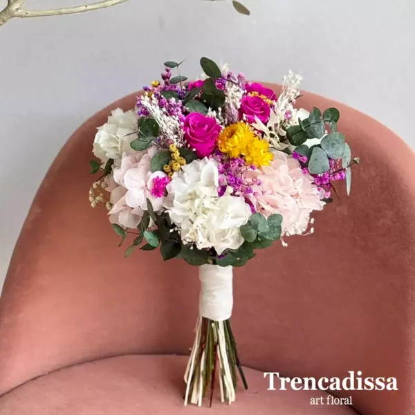 Ramo de novia preservado. Empuñadura de cinta de raso.