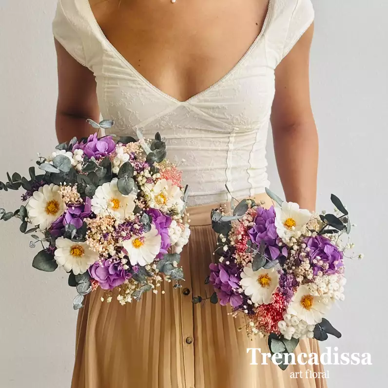 ramos y replicas de novia con flores preservadas