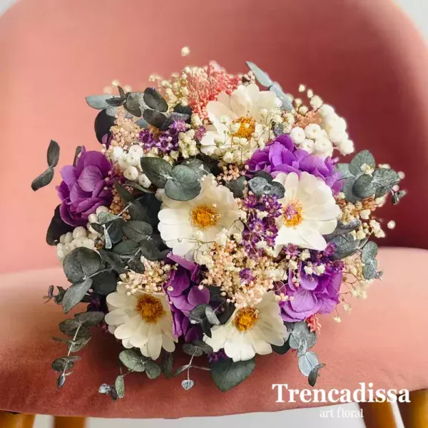 Ramos de novia con flor seca y preservada, con margaritas preservadas