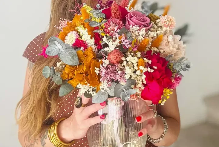 ramo preservado eucalipto cinerea preservado hortensia ocre, fucsia y rosa rosa preservada gipsophyla preservada inmortales achillea lagurus cetaria bloom limonium